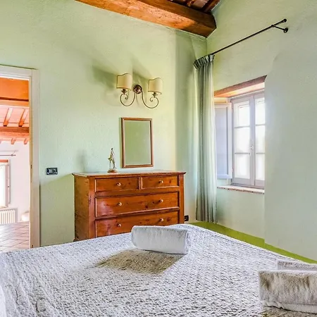 Verniano Five With Panoramic Pool Κατάλυμα σε φάρμα Pieve a Scuola