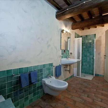 Verniano Five With Panoramic Pool Κατάλυμα σε φάρμα Pieve a Scuola
