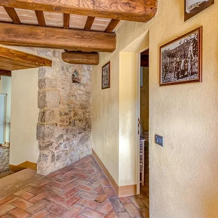 Κατάλυμα σε φάρμα Verniano Five With Panoramic Pool *