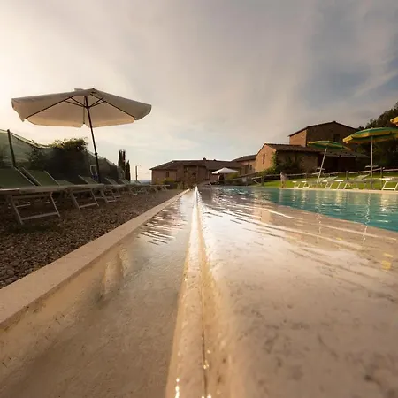 Κατάλυμα σε φάρμα Verniano Five With Panoramic Pool Pieve a Scuola